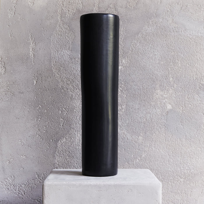 Torre Barro Negro Vase