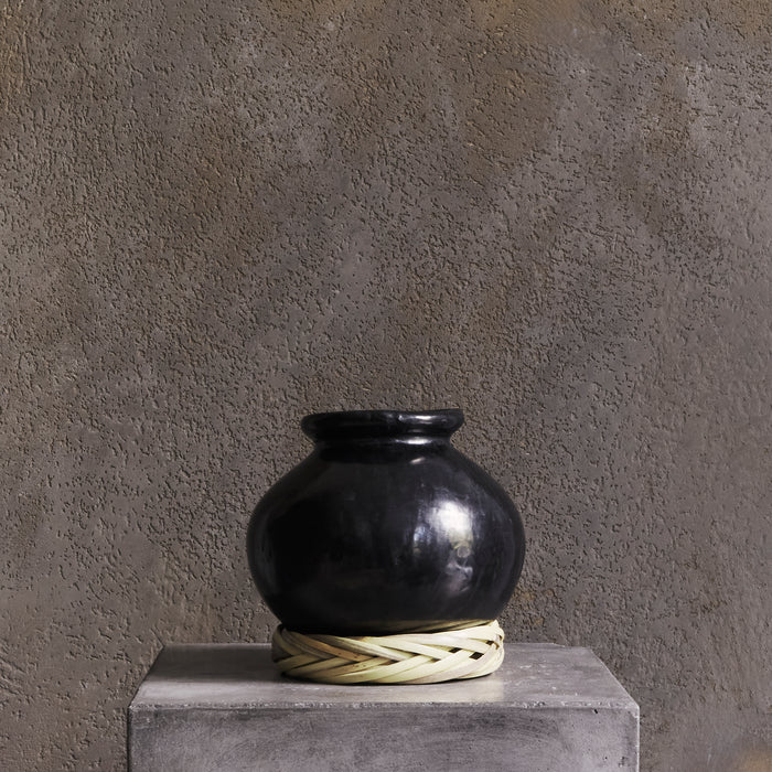 Cantaro Chico Barro Negro Vase